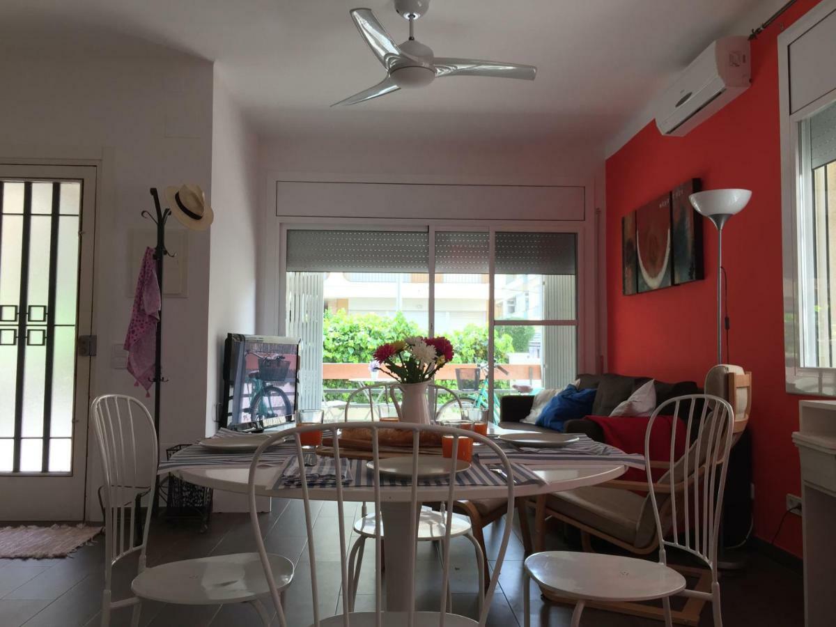 Nice Apartment 80 Meters From The Beach カラフェル エクステリア 写真